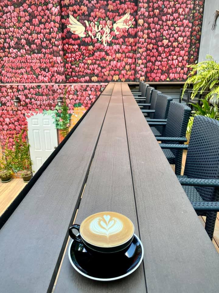 top 12+ ร้านคาเฟ่วิวทะเล @ภูเก็ต ร้านสวยบรรยากาศดีมากกก ไปเเล้วอย่าพลาด