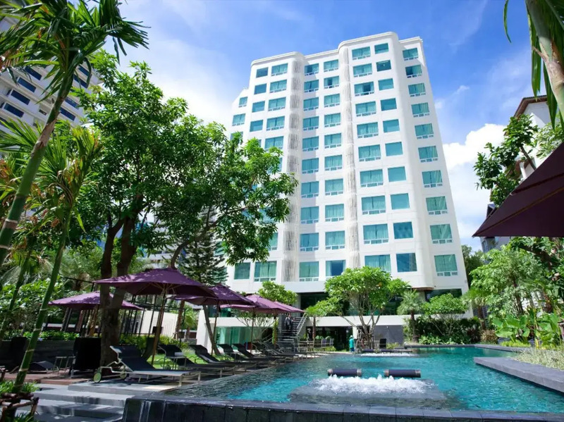 1. 12th Avenue Hotel Bangkok, 2. ซัมเมอร์เซ็ท ปาร์ค สวนพลู, 3. iCheck inn Residences Sathorn, 4. Oakwood Studios Sukhumvit Bangkok, 5. อเวย์ บางกอก ริเวอร์ไซด์ คีน, 6. Oakwood Residence Sukhumvit 24 Bangkok, 7. โอ๊ควู๊ด โฮเทล แอนด์ เรสซิเด้นซ์ กรุงเทพ, 8. โรงแรม เดอะควอเทียร์ สุขุมวิท 39, 9. ชามา เย็นอากาศ กรุงเทพ, 10. CHI Art Series Hotel, Bangkok, 11. Grand Mercure Bangkok Asoke Residence, 12. สเตย์บริดจ์ สวีท กรุงเทพ ทองหล่อ, Top 12+ โรงแรม Pet-Friendly ในกรุงเทพฯ สัตว์เลี้ยงเข้าพักได้