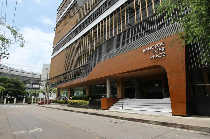 1. Bangkok Inter Place Hotel, 2. Baan Thai Boutique โรงแรมบ้านไทยบูทีค, 3. Mintel หัวหมาก, 4. The Home Hotel, 5. โรงแรม ลิโวเทล หัวหมาก 20 – รามคำแหง 32, 6. Witz Hotel Bangkok Ramkhamhaeng, 7. B2 Bangkok Srinakharin Boutique &amp; Budget Hotel, 8. โรงแรม รีเจนท์ รามคำแหง 22, 9. Madison Bangkok, 10. ดิ เอ็กซ์ตรีม โฮเทล, 11. Zircon Hotel, 12. Kantary House Bangkok, Top 12+ โรงแรมใกล้ราชมังคลากีฬาสถาน เดินทางสะดวกมาก