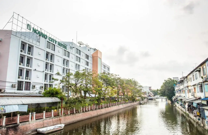 1. โรงแรมนูโว ซิตี, 2. Lilit Bang Lumphu Hotel – Bangkok, 3. Casa Nithra Bangkok, 4. โรงแรมไอยาธร, 5. โรงแรมเซ็นทรา บาย เซ็นทารา บางกอก พระนคร, 6. The Orchid House 153, 7. เดอะ ระวีกัลยา แบงค็อก​, 8. สยาม ช็องเซลีเซ ยูนีค โฮเต็ล, 9. นันดา เฮอลิเทจ โฮเทล, 10. เดอะสามเสนสตรีท, Top 10+ โรงแรมย่านพระนคร สวยๆ เหมาะ Staycation