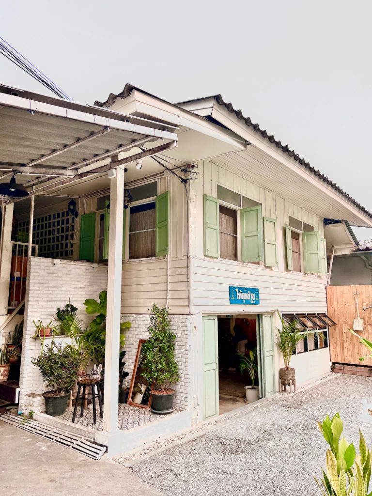 Top 20+ คาเฟ่ เมืองเชียงใหม่ [กรกฎาคม 2024] บรรยากาศดี ร้านสวย กาแฟอร่อย มุมถ่ายรูปเยอะ