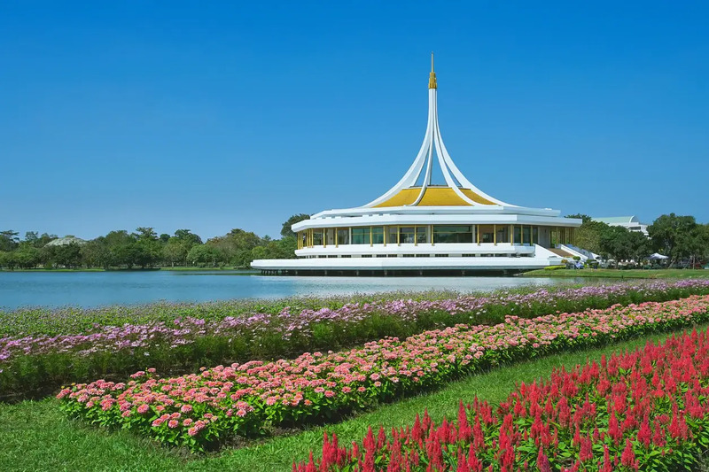 1. เดอโบตั๋น ศรีนครินทร์, 2. โรงแรม MII ศรีนครินทร์, 3. Dusit Princess Srinakarin Hotel, 4. The Park Nine Srinakarin, 5. โรงแรมเดอะเวอร์ติเคิล สวีท, 6. โรงแรมคิงปาร์ค อเวนิว, 7. บีทู สวนหลวง ร9 ศรีนครินทร์ 42, 8. KC PLACE Srinagarindra, 9. โรงแรม แกรนลอร์ด, 10. The Ninth Place Serviced Residence, Top 10+ โรงแรมแถวถนนศรีนครินทร์ ใกล้ซีคอนสแควร์ &ndash; สวนหลวง ร. 9