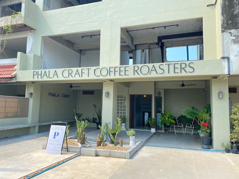 bake and more, bellinee’s rayong, guer cafe, happy camper rayong, happy camper คาเฟ่, mama don’t like espresso bar & bake lab, mhuan fun cafe & art, misahouse, phala craft coffee roasters, seaseoul cafe, she sails cafe & beach club, she sails rayong, the creeper house, triple o coffee, u cup coffee, คาเฟ่ระยอง, คาเฟ่ระยอง 2024, คาเฟ่ระยอง 2567, คาเฟ่ริมทะเล ระยอง, คาเฟ่เปิดใหม่ ระยอง, คาเฟ่ใกลฉัน, ซีโซล คาเฟ่, ปาฎี, มาม่า ดอนท์ ไลท์ คาเฟ่, มิสะเฮ้าท์, ระยอง 2024, ระยอง 2567, ระยอง คาเฟ่, ร้านปาฎี, ร้านเกื้อ, สวนก๋ง, เที่ยวระยอง, เบค แอนด์ มอร์ คาเฟ่, เบลลินี่ ระยอง, เหมือนฝัน คาเฟ่, top 15+ คาเฟ่ระยอง [กรกฎาคม 2024] นั่งจิบชากาแฟ ทานเบเกอรี่ ดื่มด่ำธรรมชาติ รับลมริมทะเล