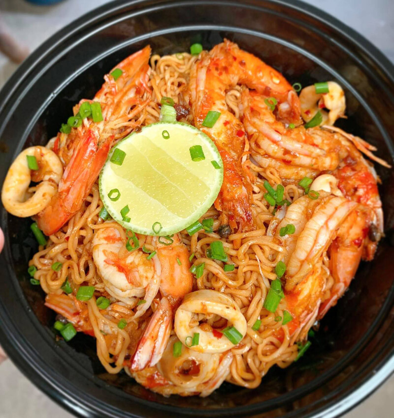 top 10+ คาเฟ่สุรินทร์ 2567 คาเฟ่ทุ่งนาสุรินทร์ บรรยากาศดี วิวสุดปัง ถ่ายรูปสวย