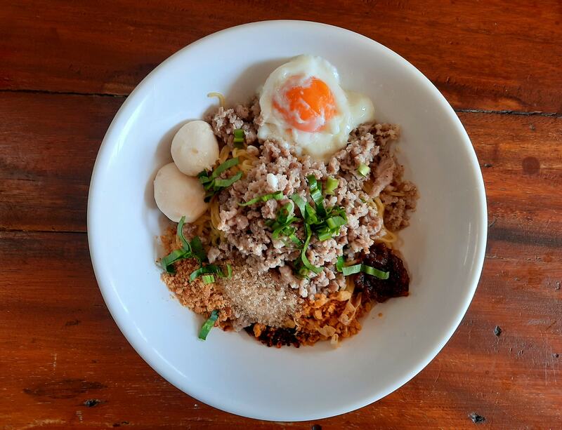 รวม 12 ร้านก๋วยเตี๋ยว สระบุรี น้ำซุปเด็ด เส้นนุ่ม เครื่องแน่น พิกัดอร่อยที่สายกินต้องแวะ!