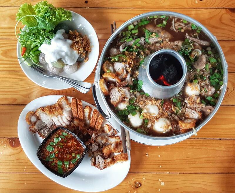 รวม 12 ร้านก๋วยเตี๋ยว สระบุรี น้ำซุปเด็ด เส้นนุ่ม เครื่องแน่น พิกัดอร่อยที่สายกินต้องแวะ!