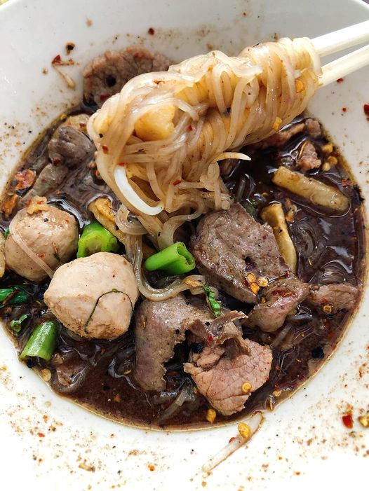 รวม 12 ร้านก๋วยเตี๋ยว สระบุรี น้ำซุปเด็ด เส้นนุ่ม เครื่องแน่น พิกัดอร่อยที่สายกินต้องแวะ!