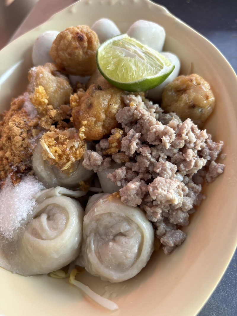 รวม 12 ร้านก๋วยเตี๋ยว สระบุรี น้ำซุปเด็ด เส้นนุ่ม เครื่องแน่น พิกัดอร่อยที่สายกินต้องแวะ!