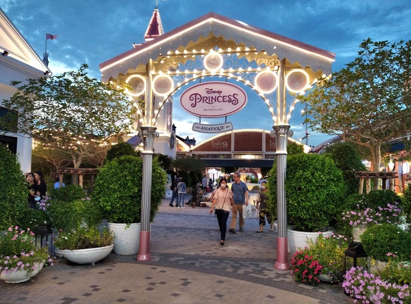 artist house bangkok, asiatique, asiatique the riverfront destination, asoke station, bacc, bang phai station, bangkok art and culture centre, bangpu recreation center, benchakitti park, bts train lines, chalermla park street art, charoen nakhon station, chatuchak park station, chatuchak weekend market, china town, danneramit amusement park, iconsiam, itsaraphap station, jodd fairs, jodd fairs danneramit, kasetsart station, kheha station, mo chit station, moca, mrt train lines, museum of contemporary art, national convention center, national stadium station, phahon yothin 24, phra buddha dhammakaya thepmongkol, places near the bts and mrt, ratchathewi station, saphan taksin station, sea life bangkok, sea life bangkok ocean world, siam station, sri maha mariamman temple, street art สวนเฉลิมหล้า, sukhumvit station, surasak station, talat phlu station, van gogh alive, vincent van gogh, wanglang market, wat mangkon station, wat paknam bhasicharoen, yaowarat, จ๊อดแฟร์, จ๊อดแฟร์แดนเนรมิต, ตลาดนัดจตุจักร, ตลาดวังหลัง, ที่เที่ยวกรุงเทพ, ที่เที่ยวใกล้ bts, ที่เที่ยวใกล้ bts 2023, ที่เที่ยวใกล้ bts 2556, ที่เที่ยวใกล้ mrt 2023, ที่เที่ยวใกล้ mrt 2566, ที่เที่ยวใกล้รถไฟฟ้า, ที่เที่ยวใกล้รถไฟฟ้า 2023, ที่เที่ยวใกล้รถไฟฟ้า 2566, บ้านศิลปิน คลองบางหลวง, พิพิธภัณฑ์ศิลปะไทยร่วมสมัย, วัดปากน้ำภาษีเจริญ, วัดพระศรีมหาอุมาเทวี, วัดแขก สีลม, สถานตากอากาศบางปู, สวนจตุจักร, สวนเบญจกิติ, หอศิลป์กรุงเทพ, เยาวราช, เอเชียทีค, ไอคอนสยาม, top 15+ ที่เที่ยวใกล้รถไฟฟ้า bts และ mrt 2024 สถานที่ยอดฮิตของชาวกรุง ที่ไม่ควรพลาด