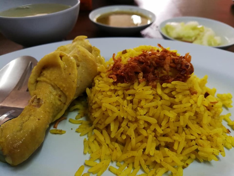 top 8+ ร้านข้าวมันไก่จานใหญ่ให้เยอะ เนื้อไก่ชิ้นโตไก่นิ่มฟินเว่อร์