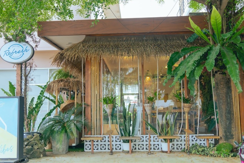 [hkolu8ik, ban leng coffee, bangjiam backyard cafe, bix cafe, cafe phuket, campus coffee roaster, cheevit cheeva, coming home cafe, coming home cafe & seascape, cozy cafe phuket, day & night of phuket, hohiho phuket, hohiho restaurant & cafe phuket, hommori, hosay bowl, hosay bowl phuket town, jule cafe, jule coffee co, lay cafe phuket, ma doo bua cafe, phuket view point cafe, pink cafe phuket, refresh cafe, roôf pudding & cafe, samutr bar, sea clam cafe & bistro, smile bar, smile restaurant, starbucks arinara, tarzan seaside cafe, the beach by starbucks, the cozy cafe phuket, the ruby sea cafe, tree monkeys restaurant, waylany kids cafe, คาเฟ่ สี, คาเฟ่ ใกล้ฉัน, คาเฟ่จังหวัดภูเก็ต, คาเฟ่ต้นไม้, คาเฟ่ภูเก็ต, คาเฟ่ภูเก็ต 2023, คาเฟ่ภูเก็ต 2566, คาเฟ่ริมทะเลภูเก็ต, คาเฟ่ลับภูเก็ต, คาเฟ่เปิดใหม่, คาเฟ่เปิดใหม่ภูเก็ต, คาเฟ่ใกล้ฉัน, คาเฟ่ในภูเก็ต, คาเฟ่ในภูเก็ต 2023, คาเฟ่ในภูเก็ต 2566, ชีวิตชีวา คาเฟ่, ทรีมังกี้ส์, บ้านสีครามคาเฟ่, บ้านเลงคาเฟ่, ภูเก็ต, มาดูบัว คาเฟ่, ย่านเมืองเก่าภูเก็ต, สตาร์บัคริมทะเล, สมุทรบาร์, โฮมโมริ, top 25+ คาเฟ่ภูเก็ต [กรกฎาคม 2024] ชิมอาหารรสเด็ด ดื่มกาแฟดี ท่ามกลางบรรยากาศสุดชิลล์บนเกาะ
