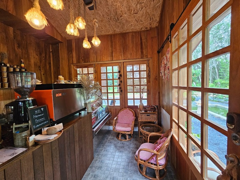 [hkolu8ik, ban leng coffee, bangjiam backyard cafe, bix cafe, cafe phuket, campus coffee roaster, cheevit cheeva, coming home cafe, coming home cafe & seascape, cozy cafe phuket, day & night of phuket, hohiho phuket, hohiho restaurant & cafe phuket, hommori, hosay bowl, hosay bowl phuket town, jule cafe, jule coffee co, lay cafe phuket, ma doo bua cafe, phuket view point cafe, pink cafe phuket, refresh cafe, roôf pudding & cafe, samutr bar, sea clam cafe & bistro, smile bar, smile restaurant, starbucks arinara, tarzan seaside cafe, the beach by starbucks, the cozy cafe phuket, the ruby sea cafe, tree monkeys restaurant, waylany kids cafe, คาเฟ่ สี, คาเฟ่ ใกล้ฉัน, คาเฟ่จังหวัดภูเก็ต, คาเฟ่ต้นไม้, คาเฟ่ภูเก็ต, คาเฟ่ภูเก็ต 2023, คาเฟ่ภูเก็ต 2566, คาเฟ่ริมทะเลภูเก็ต, คาเฟ่ลับภูเก็ต, คาเฟ่เปิดใหม่, คาเฟ่เปิดใหม่ภูเก็ต, คาเฟ่ใกล้ฉัน, คาเฟ่ในภูเก็ต, คาเฟ่ในภูเก็ต 2023, คาเฟ่ในภูเก็ต 2566, ชีวิตชีวา คาเฟ่, ทรีมังกี้ส์, บ้านสีครามคาเฟ่, บ้านเลงคาเฟ่, ภูเก็ต, มาดูบัว คาเฟ่, ย่านเมืองเก่าภูเก็ต, สตาร์บัคริมทะเล, สมุทรบาร์, โฮมโมริ, top 25+ คาเฟ่ภูเก็ต [กรกฎาคม 2024] ชิมอาหารรสเด็ด ดื่มกาแฟดี ท่ามกลางบรรยากาศสุดชิลล์บนเกาะ