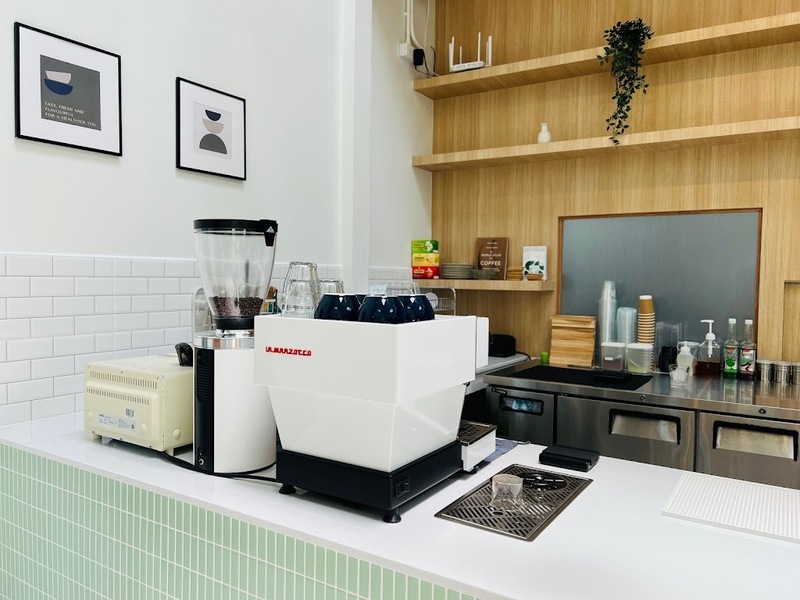[hkolu8ik, ban leng coffee, bangjiam backyard cafe, bix cafe, cafe phuket, campus coffee roaster, cheevit cheeva, coming home cafe, coming home cafe & seascape, cozy cafe phuket, day & night of phuket, hohiho phuket, hohiho restaurant & cafe phuket, hommori, hosay bowl, hosay bowl phuket town, jule cafe, jule coffee co, lay cafe phuket, ma doo bua cafe, phuket view point cafe, pink cafe phuket, refresh cafe, roôf pudding & cafe, samutr bar, sea clam cafe & bistro, smile bar, smile restaurant, starbucks arinara, tarzan seaside cafe, the beach by starbucks, the cozy cafe phuket, the ruby sea cafe, tree monkeys restaurant, waylany kids cafe, คาเฟ่ สี, คาเฟ่ ใกล้ฉัน, คาเฟ่จังหวัดภูเก็ต, คาเฟ่ต้นไม้, คาเฟ่ภูเก็ต, คาเฟ่ภูเก็ต 2023, คาเฟ่ภูเก็ต 2566, คาเฟ่ริมทะเลภูเก็ต, คาเฟ่ลับภูเก็ต, คาเฟ่เปิดใหม่, คาเฟ่เปิดใหม่ภูเก็ต, คาเฟ่ใกล้ฉัน, คาเฟ่ในภูเก็ต, คาเฟ่ในภูเก็ต 2023, คาเฟ่ในภูเก็ต 2566, ชีวิตชีวา คาเฟ่, ทรีมังกี้ส์, บ้านสีครามคาเฟ่, บ้านเลงคาเฟ่, ภูเก็ต, มาดูบัว คาเฟ่, ย่านเมืองเก่าภูเก็ต, สตาร์บัคริมทะเล, สมุทรบาร์, โฮมโมริ, top 25+ คาเฟ่ภูเก็ต [กรกฎาคม 2024] ชิมอาหารรสเด็ด ดื่มกาแฟดี ท่ามกลางบรรยากาศสุดชิลล์บนเกาะ