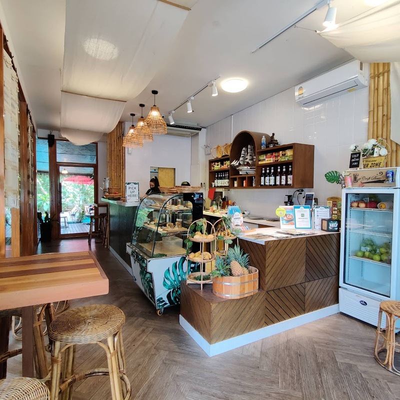 [hkolu8ik, ban leng coffee, bangjiam backyard cafe, bix cafe, cafe phuket, campus coffee roaster, cheevit cheeva, coming home cafe, coming home cafe & seascape, cozy cafe phuket, day & night of phuket, hohiho phuket, hohiho restaurant & cafe phuket, hommori, hosay bowl, hosay bowl phuket town, jule cafe, jule coffee co, lay cafe phuket, ma doo bua cafe, phuket view point cafe, pink cafe phuket, refresh cafe, roôf pudding & cafe, samutr bar, sea clam cafe & bistro, smile bar, smile restaurant, starbucks arinara, tarzan seaside cafe, the beach by starbucks, the cozy cafe phuket, the ruby sea cafe, tree monkeys restaurant, waylany kids cafe, คาเฟ่ สี, คาเฟ่ ใกล้ฉัน, คาเฟ่จังหวัดภูเก็ต, คาเฟ่ต้นไม้, คาเฟ่ภูเก็ต, คาเฟ่ภูเก็ต 2023, คาเฟ่ภูเก็ต 2566, คาเฟ่ริมทะเลภูเก็ต, คาเฟ่ลับภูเก็ต, คาเฟ่เปิดใหม่, คาเฟ่เปิดใหม่ภูเก็ต, คาเฟ่ใกล้ฉัน, คาเฟ่ในภูเก็ต, คาเฟ่ในภูเก็ต 2023, คาเฟ่ในภูเก็ต 2566, ชีวิตชีวา คาเฟ่, ทรีมังกี้ส์, บ้านสีครามคาเฟ่, บ้านเลงคาเฟ่, ภูเก็ต, มาดูบัว คาเฟ่, ย่านเมืองเก่าภูเก็ต, สตาร์บัคริมทะเล, สมุทรบาร์, โฮมโมริ, top 25+ คาเฟ่ภูเก็ต [กรกฎาคม 2024] ชิมอาหารรสเด็ด ดื่มกาแฟดี ท่ามกลางบรรยากาศสุดชิลล์บนเกาะ