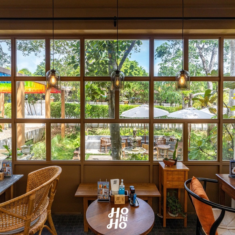 [hkolu8ik, ban leng coffee, bangjiam backyard cafe, bix cafe, cafe phuket, campus coffee roaster, cheevit cheeva, coming home cafe, coming home cafe & seascape, cozy cafe phuket, day & night of phuket, hohiho phuket, hohiho restaurant & cafe phuket, hommori, hosay bowl, hosay bowl phuket town, jule cafe, jule coffee co, lay cafe phuket, ma doo bua cafe, phuket view point cafe, pink cafe phuket, refresh cafe, roôf pudding & cafe, samutr bar, sea clam cafe & bistro, smile bar, smile restaurant, starbucks arinara, tarzan seaside cafe, the beach by starbucks, the cozy cafe phuket, the ruby sea cafe, tree monkeys restaurant, waylany kids cafe, คาเฟ่ สี, คาเฟ่ ใกล้ฉัน, คาเฟ่จังหวัดภูเก็ต, คาเฟ่ต้นไม้, คาเฟ่ภูเก็ต, คาเฟ่ภูเก็ต 2023, คาเฟ่ภูเก็ต 2566, คาเฟ่ริมทะเลภูเก็ต, คาเฟ่ลับภูเก็ต, คาเฟ่เปิดใหม่, คาเฟ่เปิดใหม่ภูเก็ต, คาเฟ่ใกล้ฉัน, คาเฟ่ในภูเก็ต, คาเฟ่ในภูเก็ต 2023, คาเฟ่ในภูเก็ต 2566, ชีวิตชีวา คาเฟ่, ทรีมังกี้ส์, บ้านสีครามคาเฟ่, บ้านเลงคาเฟ่, ภูเก็ต, มาดูบัว คาเฟ่, ย่านเมืองเก่าภูเก็ต, สตาร์บัคริมทะเล, สมุทรบาร์, โฮมโมริ, top 25+ คาเฟ่ภูเก็ต [กรกฎาคม 2024] ชิมอาหารรสเด็ด ดื่มกาแฟดี ท่ามกลางบรรยากาศสุดชิลล์บนเกาะ