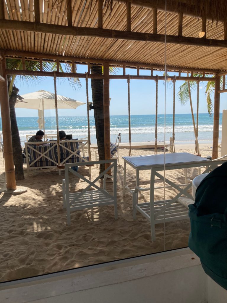 [hkolu8ik, ban leng coffee, bangjiam backyard cafe, bix cafe, cafe phuket, campus coffee roaster, cheevit cheeva, coming home cafe, coming home cafe & seascape, cozy cafe phuket, day & night of phuket, hohiho phuket, hohiho restaurant & cafe phuket, hommori, hosay bowl, hosay bowl phuket town, jule cafe, jule coffee co, lay cafe phuket, ma doo bua cafe, phuket view point cafe, pink cafe phuket, refresh cafe, roôf pudding & cafe, samutr bar, sea clam cafe & bistro, smile bar, smile restaurant, starbucks arinara, tarzan seaside cafe, the beach by starbucks, the cozy cafe phuket, the ruby sea cafe, tree monkeys restaurant, waylany kids cafe, คาเฟ่ สี, คาเฟ่ ใกล้ฉัน, คาเฟ่จังหวัดภูเก็ต, คาเฟ่ต้นไม้, คาเฟ่ภูเก็ต, คาเฟ่ภูเก็ต 2023, คาเฟ่ภูเก็ต 2566, คาเฟ่ริมทะเลภูเก็ต, คาเฟ่ลับภูเก็ต, คาเฟ่เปิดใหม่, คาเฟ่เปิดใหม่ภูเก็ต, คาเฟ่ใกล้ฉัน, คาเฟ่ในภูเก็ต, คาเฟ่ในภูเก็ต 2023, คาเฟ่ในภูเก็ต 2566, ชีวิตชีวา คาเฟ่, ทรีมังกี้ส์, บ้านสีครามคาเฟ่, บ้านเลงคาเฟ่, ภูเก็ต, มาดูบัว คาเฟ่, ย่านเมืองเก่าภูเก็ต, สตาร์บัคริมทะเล, สมุทรบาร์, โฮมโมริ, top 25+ คาเฟ่ภูเก็ต [กรกฎาคม 2024] ชิมอาหารรสเด็ด ดื่มกาแฟดี ท่ามกลางบรรยากาศสุดชิลล์บนเกาะ