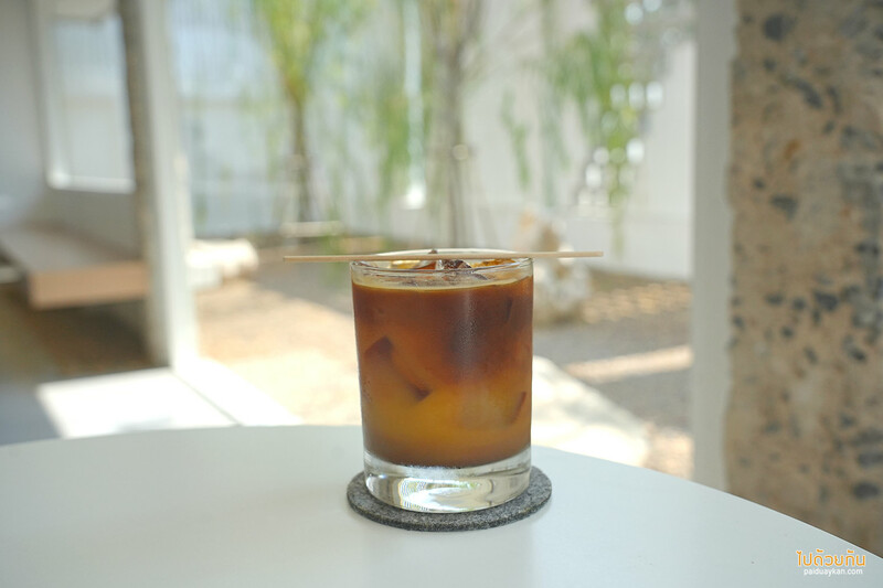 คาเฟ่ปทุมธานี, r house, คาเฟ่ลำลูกา, r house  คาเฟ่มินิมอล แสงดีเว่อ ย่านลำลูกกา