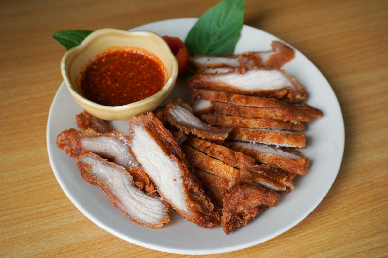 รวม 18 ร้านหมูทอด-ไก่ทอด delivery พร้อมส่งถึงบ้าน