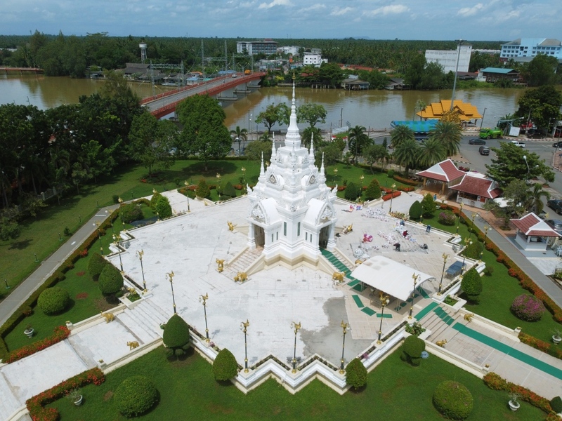day & night, day & night cafe, day & night of surat thani, กุ้ยหลินเมืองไทย, คลองร้อยสาย, ตลาดน้ำประชารัฐบางใบไม้, ถ้ำขมิ้น, ทะเลแหวก, ทะเลแหวก สุราษฎร์ธานี, ที่เที่ยว สุราษฎร์ธานี, ที่เที่ยวสมุย, ที่เที่ยวสุราษฎร์, ที่เที่ยวสุราษฎร์ 2024, ที่เที่ยวสุราษฎร์ 2567, ที่เที่ยวสุราษฎร์ธานี 2024, ที่เที่ยวสุราษฎร์ธานี 2567, ที่เที่ยวสุราษฎร์ธานี ทะเล, ที่เที่ยวสุราษฎร์ธานี เกาะ, น้ำตกดาดฟ้า, น้ำตกหน้าเมือง, ป่าต้นน้ำบ้านน้ำราด, พระธาตุศิลางู, พระบรมธาตุไชยา, ราฮัม บีชคลับ, วัดพระธาตุศิลางู, วัดพระบรมธาตุไชยา, วัดพระบรมธาตุไชยาราชวรวิหาร, วัดพระใหญ่, วัดราชธรรมาราม, ศาลหลักเมืองสุราษฎร์ธานี, สมุย, สะพานแขวนเขาพัง, สะพานแขวนเขาเทพพิทักษ์, สุราษฎร์, สุราษฎร์ธานี 2023, หมู่เกาะอ่างทอง, หาดเฉวง, อ่างน้ำผุด, อ่างน้ำผุด บางสวรรค์, อุทยานธรรมเขานาในหลวง, อุทยานแห่งชาติหมู่เกาะอ่างทอง, อุทยานแห่งชาติใต้ร่มเย็น, อุโมงค์ต้นจาก คลองร้อยสาย, เกาะนางยวน, เกาะพะงัน, เกาะมัดสุ่ม, เกาะราฮัม, เกาะวัวตาหลับ, เกาะสมุย, เกาะหมู, เกาะหมู สมุย, เกาะเต่า, เกาะแตน, เกาะแม่เกาะ, เขารูปหัวใจ, เขื่อนรัชชประภา, เขื่อนเชี่ยวหลาน, เจดีย์ลอมฟ้าพุทธศิลาวดี, เที่ยวสุราษฎร์, เที่ยวสุราษฎร์ธานี, เนินทรายเหมืองแกะ, top 20+ ที่เที่ยว สุราษฎร์ธานี [กรกฎาคม 2024] ปาร์ตี้ฟูลมูนสุดเลิศ ทะเลใส แหล่งดำน้ำดูปะการังสวย