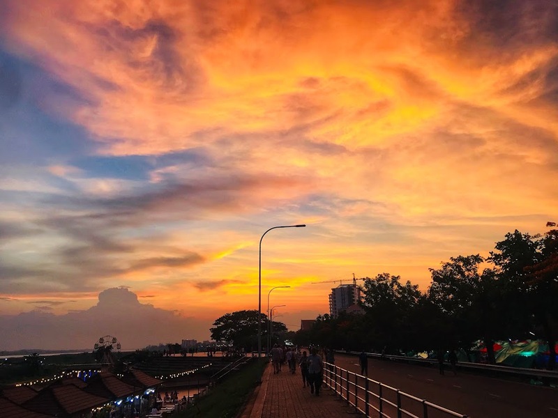 buddha park, joma bakery cafe&039;, laos, patuxay monument, patuxay monument laos, pha that luang vientiane, pho zap, that dam stupa, vientiane night market, wat ong teu mahawihan, ตลาดริมแม่น้ำโขง, ตลาดริมแม่น้ำโขง เวียงจันทน์, ตลาดเช้าเวียงจันทน์, ที่เที่ยวเวียงจันทน์, น้ำอโวคาโดปั่น, บขส.เวียงจันทน์, ประตูชัย, ประตูไซ, ประเทศลาว, ประเพณีบุญนมัสการพระธาตุหลวง, พระธาตุดำ, พระธาตุหลวง, พระเจดีย์โลกะจุฬามณี, พระแก้วมรกต, วัดองค์ตื้อ, วัดองค์ตื้อมหาวิหาร, สนามบินเวียงจันทน์, สวนพระ, หอพระแก้ว, เที่ยวลาว, เที่ยวลาว 2024, เที่ยวลาว 2567, เที่ยวเวียงจันทน์ 2024, เบียร์ลาว, เบเกอรี่เวียงจันทน์, เฝอเนื้อวัว, เฝอแซ่บ, เฝอแซ่บเวียงจันทน์, แลนด์มาร์คเวียงจันทน์, แลนด์มาร์คเวียงจันทร์, top 10+ ที่เที่ยวเวียงจันทน์ สปป.ลาว 2024 เก็บทุกจุดแลนด์มาร์ค