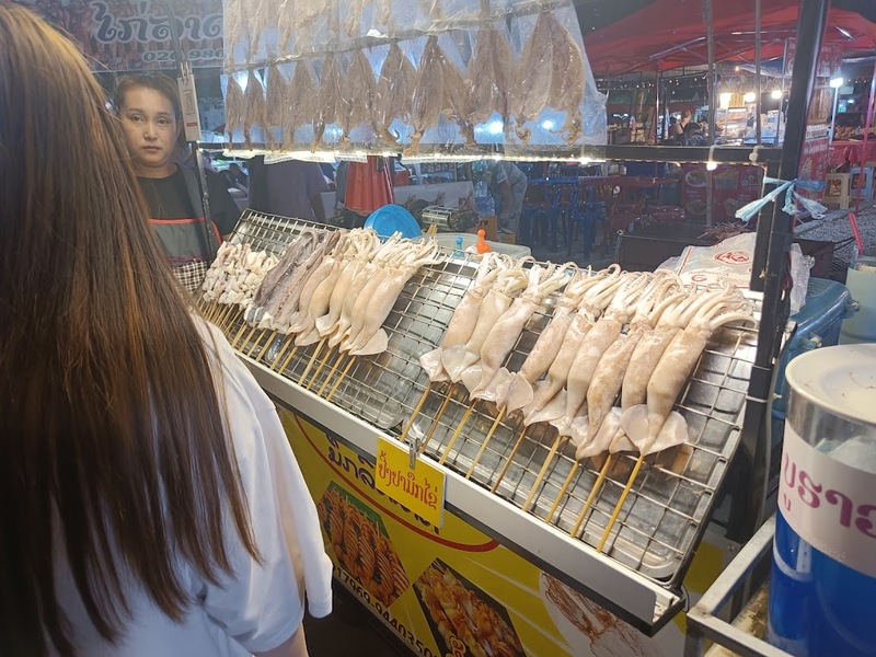 buddha park, joma bakery cafe&039;, laos, patuxay monument, patuxay monument laos, pha that luang vientiane, pho zap, that dam stupa, vientiane night market, wat ong teu mahawihan, ตลาดริมแม่น้ำโขง, ตลาดริมแม่น้ำโขง เวียงจันทน์, ตลาดเช้าเวียงจันทน์, ที่เที่ยวเวียงจันทน์, น้ำอโวคาโดปั่น, บขส.เวียงจันทน์, ประตูชัย, ประตูไซ, ประเทศลาว, ประเพณีบุญนมัสการพระธาตุหลวง, พระธาตุดำ, พระธาตุหลวง, พระเจดีย์โลกะจุฬามณี, พระแก้วมรกต, วัดองค์ตื้อ, วัดองค์ตื้อมหาวิหาร, สนามบินเวียงจันทน์, สวนพระ, หอพระแก้ว, เที่ยวลาว, เที่ยวลาว 2024, เที่ยวลาว 2567, เที่ยวเวียงจันทน์ 2024, เบียร์ลาว, เบเกอรี่เวียงจันทน์, เฝอเนื้อวัว, เฝอแซ่บ, เฝอแซ่บเวียงจันทน์, แลนด์มาร์คเวียงจันทน์, แลนด์มาร์คเวียงจันทร์, top 10+ ที่เที่ยวเวียงจันทน์ สปป.ลาว 2024 เก็บทุกจุดแลนด์มาร์ค