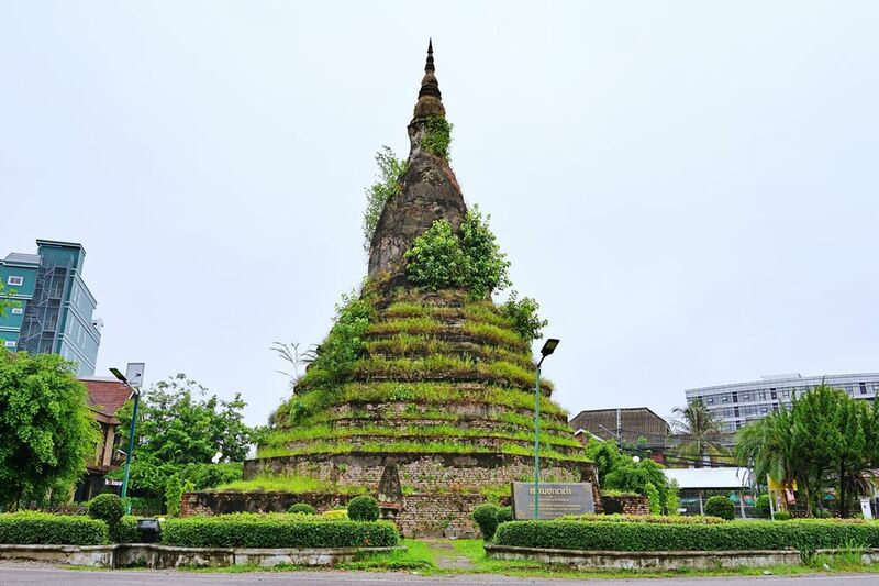 buddha park, joma bakery cafe&039;, laos, patuxay monument, patuxay monument laos, pha that luang vientiane, pho zap, that dam stupa, vientiane night market, wat ong teu mahawihan, ตลาดริมแม่น้ำโขง, ตลาดริมแม่น้ำโขง เวียงจันทน์, ตลาดเช้าเวียงจันทน์, ที่เที่ยวเวียงจันทน์, น้ำอโวคาโดปั่น, บขส.เวียงจันทน์, ประตูชัย, ประตูไซ, ประเทศลาว, ประเพณีบุญนมัสการพระธาตุหลวง, พระธาตุดำ, พระธาตุหลวง, พระเจดีย์โลกะจุฬามณี, พระแก้วมรกต, วัดองค์ตื้อ, วัดองค์ตื้อมหาวิหาร, สนามบินเวียงจันทน์, สวนพระ, หอพระแก้ว, เที่ยวลาว, เที่ยวลาว 2024, เที่ยวลาว 2567, เที่ยวเวียงจันทน์ 2024, เบียร์ลาว, เบเกอรี่เวียงจันทน์, เฝอเนื้อวัว, เฝอแซ่บ, เฝอแซ่บเวียงจันทน์, แลนด์มาร์คเวียงจันทน์, แลนด์มาร์คเวียงจันทร์, top 10+ ที่เที่ยวเวียงจันทน์ สปป.ลาว 2024 เก็บทุกจุดแลนด์มาร์ค