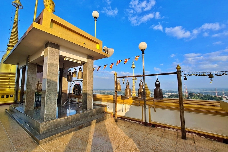 ตลาดชุมแสง, ตลาดเก่าร้อยปีชุมแสง, ที่เที่ยวนครสวรรค์, ที่เที่ยวนครสวรรค์ 2021, ที่เที่ยวนครสวรรค์ 2022, ที่เที่ยวนครสวรรค์ 2564, ที่เที่ยวนครสวรรค์ 2565, นครสวรรค์, บึงบอระเพ็ด, พระจุฬามณีเจดีย์, พาสาน, วัดป่าสิริวัฒนวิสุทธิ์, วัดศรีอุทุมพร, ศาลเจ้าพ่อนาคราช, หอชมเมืองนครสวรรค์, อุทยานสวรรค์, เขาหน่อ, เที่ยวนครสวรรค์, top 10+ ที่เที่ยว นครสวรรค์ 2024 เที่ยวปากน้ำโพ ไหว้เจ้าพ่อ เดินเล่นริมบึง