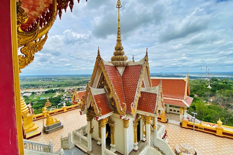 ตลาดชุมแสง, ตลาดเก่าร้อยปีชุมแสง, ที่เที่ยวนครสวรรค์, ที่เที่ยวนครสวรรค์ 2021, ที่เที่ยวนครสวรรค์ 2022, ที่เที่ยวนครสวรรค์ 2564, ที่เที่ยวนครสวรรค์ 2565, นครสวรรค์, บึงบอระเพ็ด, พระจุฬามณีเจดีย์, พาสาน, วัดป่าสิริวัฒนวิสุทธิ์, วัดศรีอุทุมพร, ศาลเจ้าพ่อนาคราช, หอชมเมืองนครสวรรค์, อุทยานสวรรค์, เขาหน่อ, เที่ยวนครสวรรค์, top 10+ ที่เที่ยว นครสวรรค์ 2024 เที่ยวปากน้ำโพ ไหว้เจ้าพ่อ เดินเล่นริมบึง