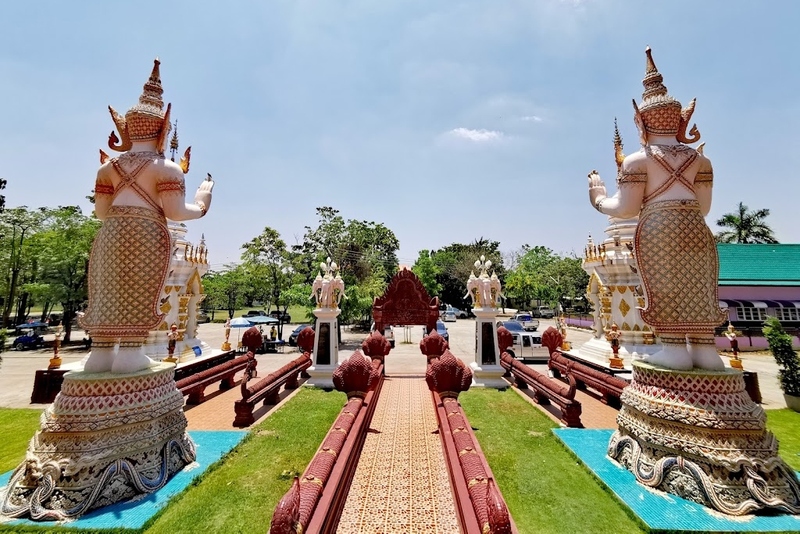 ตลาดชุมแสง, ตลาดเก่าร้อยปีชุมแสง, ที่เที่ยวนครสวรรค์, ที่เที่ยวนครสวรรค์ 2021, ที่เที่ยวนครสวรรค์ 2022, ที่เที่ยวนครสวรรค์ 2564, ที่เที่ยวนครสวรรค์ 2565, นครสวรรค์, บึงบอระเพ็ด, พระจุฬามณีเจดีย์, พาสาน, วัดป่าสิริวัฒนวิสุทธิ์, วัดศรีอุทุมพร, ศาลเจ้าพ่อนาคราช, หอชมเมืองนครสวรรค์, อุทยานสวรรค์, เขาหน่อ, เที่ยวนครสวรรค์, top 10+ ที่เที่ยว นครสวรรค์ 2024 เที่ยวปากน้ำโพ ไหว้เจ้าพ่อ เดินเล่นริมบึง