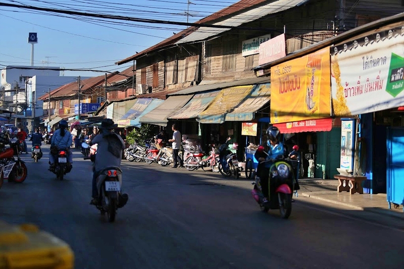 ตลาดชุมแสง, ตลาดเก่าร้อยปีชุมแสง, ที่เที่ยวนครสวรรค์, ที่เที่ยวนครสวรรค์ 2021, ที่เที่ยวนครสวรรค์ 2022, ที่เที่ยวนครสวรรค์ 2564, ที่เที่ยวนครสวรรค์ 2565, นครสวรรค์, บึงบอระเพ็ด, พระจุฬามณีเจดีย์, พาสาน, วัดป่าสิริวัฒนวิสุทธิ์, วัดศรีอุทุมพร, ศาลเจ้าพ่อนาคราช, หอชมเมืองนครสวรรค์, อุทยานสวรรค์, เขาหน่อ, เที่ยวนครสวรรค์, top 10+ ที่เที่ยว นครสวรรค์ 2024 เที่ยวปากน้ำโพ ไหว้เจ้าพ่อ เดินเล่นริมบึง
