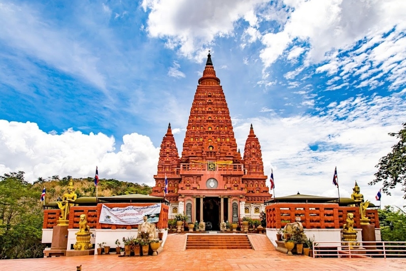 ตลาดชุมแสง, ตลาดเก่าร้อยปีชุมแสง, ที่เที่ยวนครสวรรค์, ที่เที่ยวนครสวรรค์ 2021, ที่เที่ยวนครสวรรค์ 2022, ที่เที่ยวนครสวรรค์ 2564, ที่เที่ยวนครสวรรค์ 2565, นครสวรรค์, บึงบอระเพ็ด, พระจุฬามณีเจดีย์, พาสาน, วัดป่าสิริวัฒนวิสุทธิ์, วัดศรีอุทุมพร, ศาลเจ้าพ่อนาคราช, หอชมเมืองนครสวรรค์, อุทยานสวรรค์, เขาหน่อ, เที่ยวนครสวรรค์, top 10+ ที่เที่ยว นครสวรรค์ 2024 เที่ยวปากน้ำโพ ไหว้เจ้าพ่อ เดินเล่นริมบึง