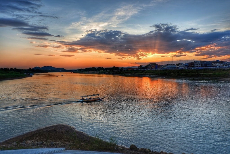 ตลาดชุมแสง, ตลาดเก่าร้อยปีชุมแสง, ที่เที่ยวนครสวรรค์, ที่เที่ยวนครสวรรค์ 2021, ที่เที่ยวนครสวรรค์ 2022, ที่เที่ยวนครสวรรค์ 2564, ที่เที่ยวนครสวรรค์ 2565, นครสวรรค์, บึงบอระเพ็ด, พระจุฬามณีเจดีย์, พาสาน, วัดป่าสิริวัฒนวิสุทธิ์, วัดศรีอุทุมพร, ศาลเจ้าพ่อนาคราช, หอชมเมืองนครสวรรค์, อุทยานสวรรค์, เขาหน่อ, เที่ยวนครสวรรค์, top 10+ ที่เที่ยว นครสวรรค์ 2024 เที่ยวปากน้ำโพ ไหว้เจ้าพ่อ เดินเล่นริมบึง
