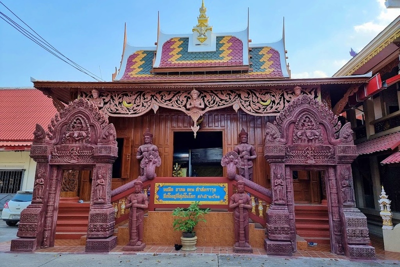 ตลาดชุมแสง, ตลาดเก่าร้อยปีชุมแสง, ที่เที่ยวนครสวรรค์, ที่เที่ยวนครสวรรค์ 2021, ที่เที่ยวนครสวรรค์ 2022, ที่เที่ยวนครสวรรค์ 2564, ที่เที่ยวนครสวรรค์ 2565, นครสวรรค์, บึงบอระเพ็ด, พระจุฬามณีเจดีย์, พาสาน, วัดป่าสิริวัฒนวิสุทธิ์, วัดศรีอุทุมพร, ศาลเจ้าพ่อนาคราช, หอชมเมืองนครสวรรค์, อุทยานสวรรค์, เขาหน่อ, เที่ยวนครสวรรค์, top 10+ ที่เที่ยว นครสวรรค์ 2024 เที่ยวปากน้ำโพ ไหว้เจ้าพ่อ เดินเล่นริมบึง