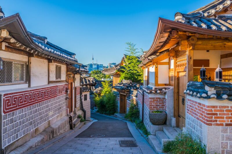 bukchon hanok village, cheonggyecheon stream, gangnam, gangnam style, haeundae beach, hongdae, hongik university, insadong, jagalchi, jagalchi fish market, korean streetfood, korean walking street, myeongdong, samcheongdong-gil road, seomyeon, waiking street, กรุงโซล, กังนัม, ขนมพื้นเมือง, คลองชองกเยชอน, ช้อปปิ้งเกาหลี 2024, ชายหาดแฮอุนแด, ซอมยอน, ตลาดปลาจากัลซี, ถนนคนเดินเกาหลี, ถนนซัมดองกิล, ถนนศิลปะ, ถนนเก่าอินซาดง, ปูซาน, สินค้าไฮเอนด์, หมู่บ้านบุกชอนฮันอก, อาหารทะเล, อินซาดง, ฮงแด, เต้นโคฟเวอร์, เทศกาลโคมไฟ, เที่ยวเกาหลี 2024, เที่ยวเกาหลี 2567, เที่ยวเกาหลีด้วยตัวเอง, เมียงดง, แบรนด์เนมเกาหลี, แฟนชั่นเกาหลี, แหล่งช็อปปิ้งเกาหลี, top 10+ ถนนคนเดินในเกาหลี 2024 แหล่งช็อปปิ้งเกาหลี แฟชั่นจัดเต็ม และงานศิลปะที่ไม่เหมือนใคร