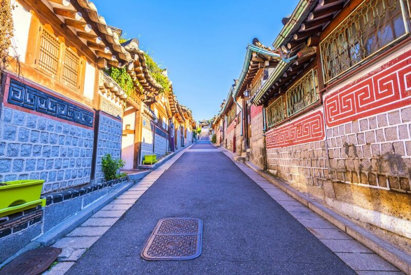 bukchon hanok village, cheonggyecheon stream, gangnam, gangnam style, haeundae beach, hongdae, hongik university, insadong, jagalchi, jagalchi fish market, korean streetfood, korean walking street, myeongdong, samcheongdong-gil road, seomyeon, waiking street, กรุงโซล, กังนัม, ขนมพื้นเมือง, คลองชองกเยชอน, ช้อปปิ้งเกาหลี 2024, ชายหาดแฮอุนแด, ซอมยอน, ตลาดปลาจากัลซี, ถนนคนเดินเกาหลี, ถนนซัมดองกิล, ถนนศิลปะ, ถนนเก่าอินซาดง, ปูซาน, สินค้าไฮเอนด์, หมู่บ้านบุกชอนฮันอก, อาหารทะเล, อินซาดง, ฮงแด, เต้นโคฟเวอร์, เทศกาลโคมไฟ, เที่ยวเกาหลี 2024, เที่ยวเกาหลี 2567, เที่ยวเกาหลีด้วยตัวเอง, เมียงดง, แบรนด์เนมเกาหลี, แฟนชั่นเกาหลี, แหล่งช็อปปิ้งเกาหลี, top 10+ ถนนคนเดินในเกาหลี 2024 แหล่งช็อปปิ้งเกาหลี แฟชั่นจัดเต็ม และงานศิลปะที่ไม่เหมือนใคร