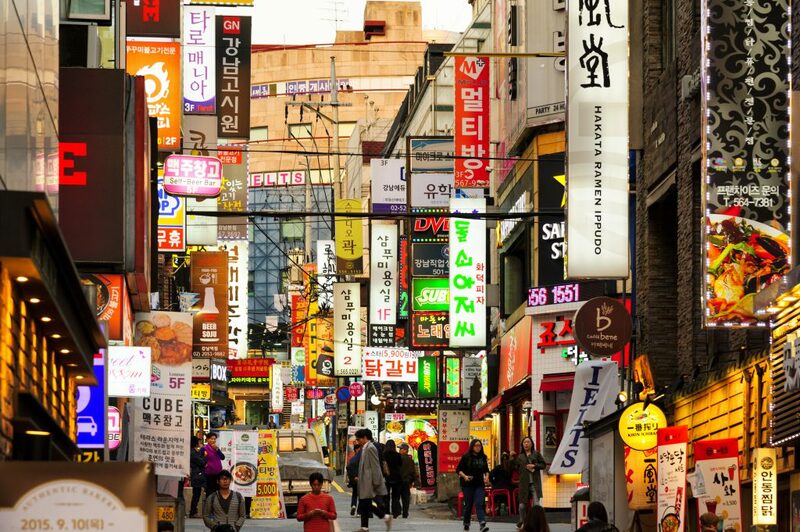 bukchon hanok village, cheonggyecheon stream, gangnam, gangnam style, haeundae beach, hongdae, hongik university, insadong, jagalchi, jagalchi fish market, korean streetfood, korean walking street, myeongdong, samcheongdong-gil road, seomyeon, waiking street, กรุงโซล, กังนัม, ขนมพื้นเมือง, คลองชองกเยชอน, ช้อปปิ้งเกาหลี 2024, ชายหาดแฮอุนแด, ซอมยอน, ตลาดปลาจากัลซี, ถนนคนเดินเกาหลี, ถนนซัมดองกิล, ถนนศิลปะ, ถนนเก่าอินซาดง, ปูซาน, สินค้าไฮเอนด์, หมู่บ้านบุกชอนฮันอก, อาหารทะเล, อินซาดง, ฮงแด, เต้นโคฟเวอร์, เทศกาลโคมไฟ, เที่ยวเกาหลี 2024, เที่ยวเกาหลี 2567, เที่ยวเกาหลีด้วยตัวเอง, เมียงดง, แบรนด์เนมเกาหลี, แฟนชั่นเกาหลี, แหล่งช็อปปิ้งเกาหลี, top 10+ ถนนคนเดินในเกาหลี 2024 แหล่งช็อปปิ้งเกาหลี แฟชั่นจัดเต็ม และงานศิลปะที่ไม่เหมือนใคร