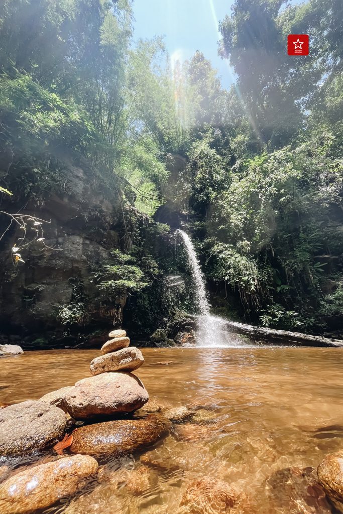 chiangmaihiking, dtac, onedaytrip, reviewchiangmai, true, truexdtac5gที่ดีกว่า, truexdtacbettertogether, ชีวิตดีกว่าเมื่อมีกันและกัน, น้ำตกมณฑาธาร, รีวิวเชียงใหม่, เชียงใหม่ไลฟ์สไตล์, เดินป่าเชียงใหม่, น้ำตกมณฑาธาร เดินป่าหน้าฝน ต้นกำเนิดจากยอดดอยปุย
