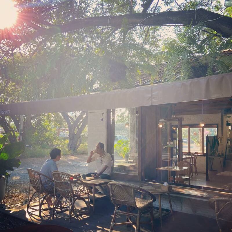 คาเฟ่สระบุรี คาเฟ่น่านั่ง บรรยากาศดี กาแฟอร่อย พิกัดเด็ดที่สาย cafe hopper ต้องแวะ!