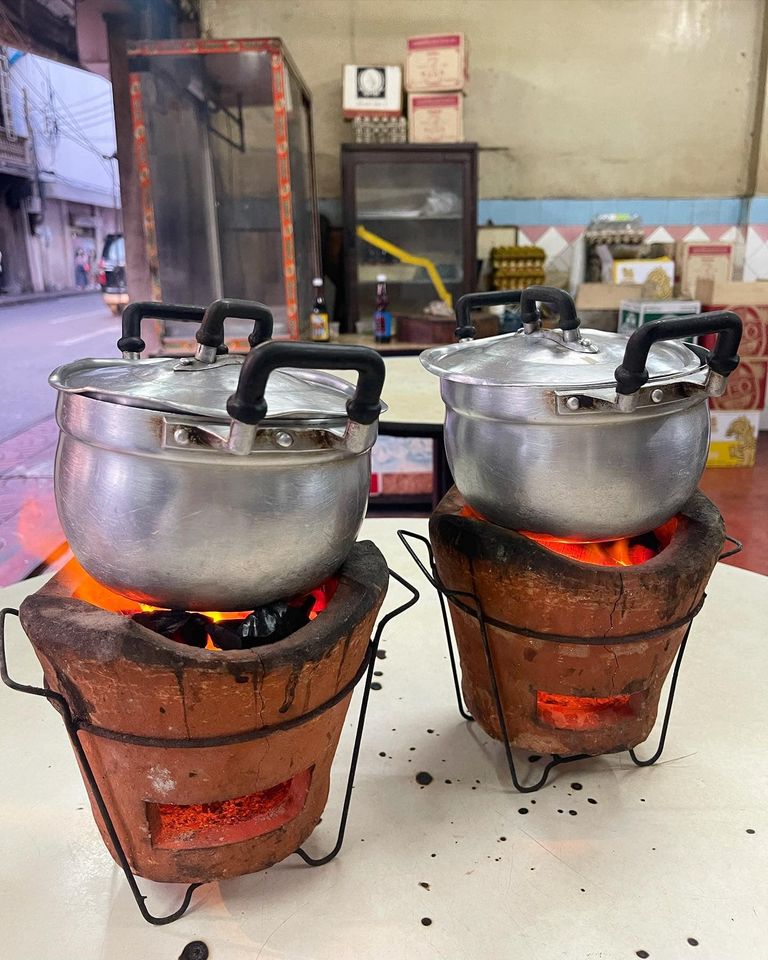 ร้านอร่อยเยาวราช : 37 ร้านอาหารย่านถนนเยาวราชยามค่ำคืน อร่อยเลิศเชิดมังกร