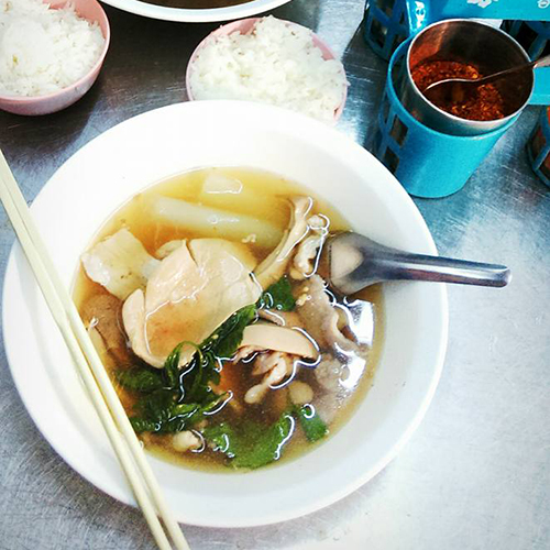 ร้านอร่อยเยาวราช : 37 ร้านอาหารย่านถนนเยาวราชยามค่ำคืน อร่อยเลิศเชิดมังกร