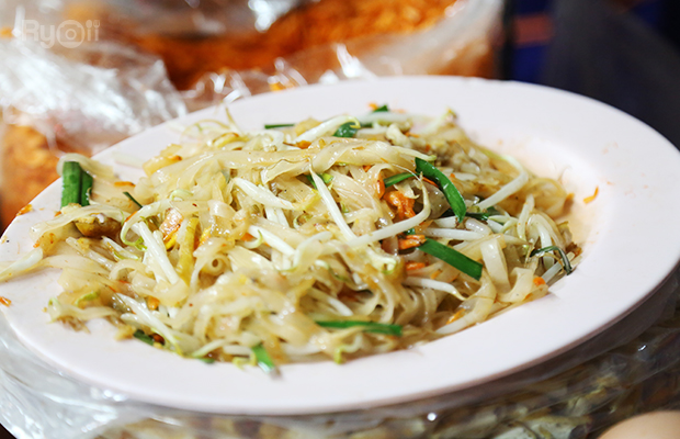 ร้านอร่อยเยาวราช : 37 ร้านอาหารย่านถนนเยาวราชยามค่ำคืน อร่อยเลิศเชิดมังกร