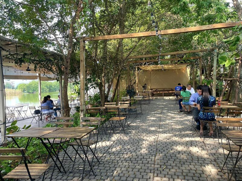 รวม 10 คาเฟ่บรรยากาศดีมีที่จอดรถ พิกัดเด็ดที่สายคาเฟ่ห้ามพลาด!