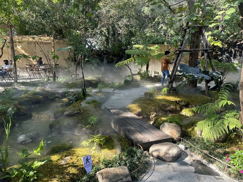 รวม 10 คาเฟ่บรรยากาศดีมีที่จอดรถ พิกัดเด็ดที่สายคาเฟ่ห้ามพลาด!