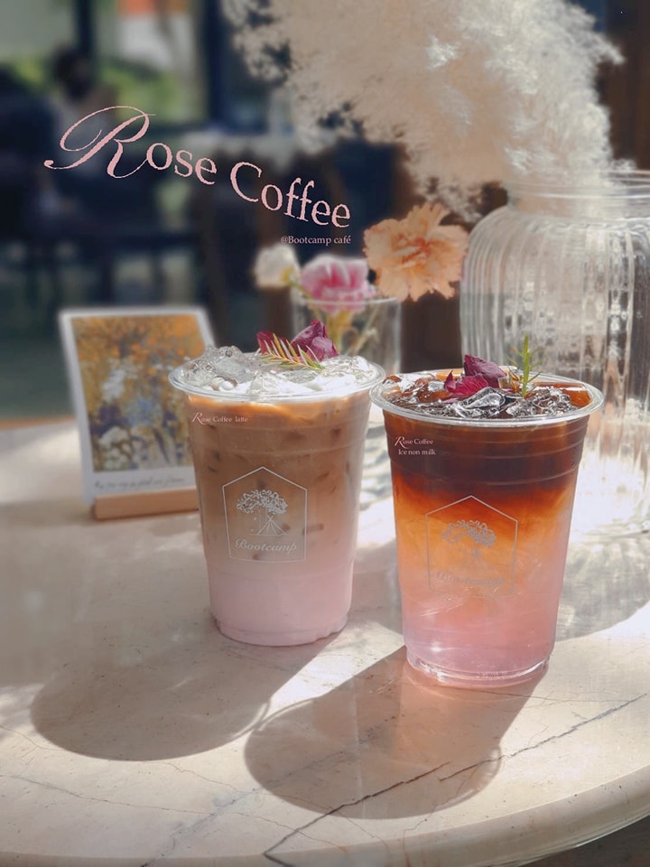 รวม 10 คาเฟ่บรรยากาศดีมีที่จอดรถ พิกัดเด็ดที่สายคาเฟ่ห้ามพลาด!
