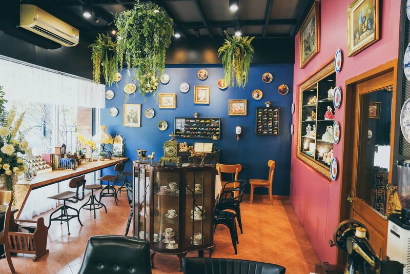 รวม 10 คาเฟ่บรรยากาศดีมีที่จอดรถ พิกัดเด็ดที่สายคาเฟ่ห้ามพลาด!