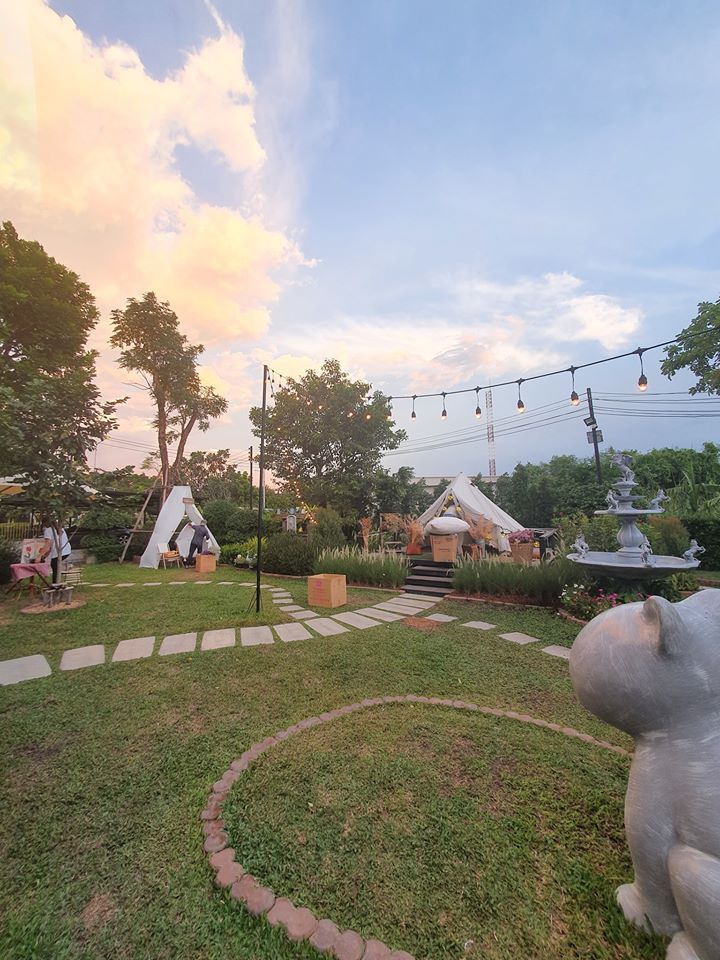 รวม 10 คาเฟ่บรรยากาศดีมีที่จอดรถ พิกัดเด็ดที่สายคาเฟ่ห้ามพลาด!