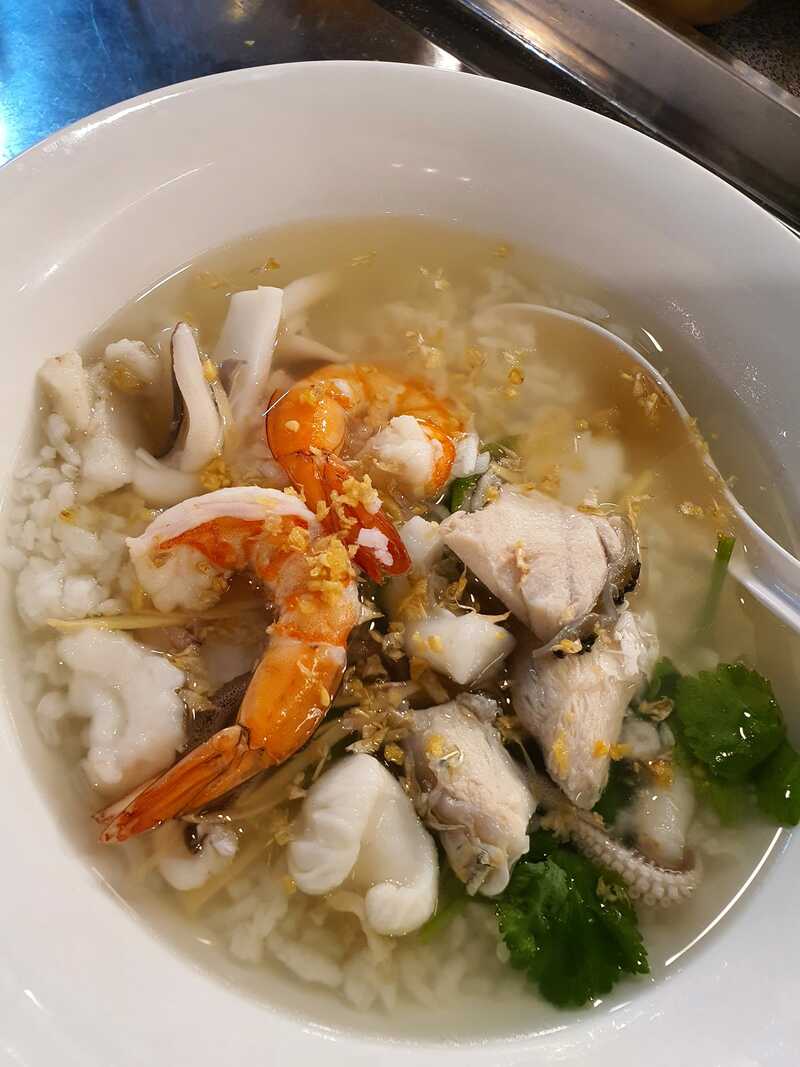 ร้านข้าวต้ม พัทยา : รวมร้านข้าวต้มเจ้าเด็ด เจ้าดัง ขาประจำพัทยาต้องรู็จัก! (พิกัด พัทยา-ชลบุรี)