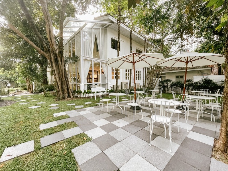 ร้านอาหารในสวน บรรยากาศดีในกรุงเทพ นั่งชิลได้ทั้งกลุ่มเพื่อนและครอบครัว