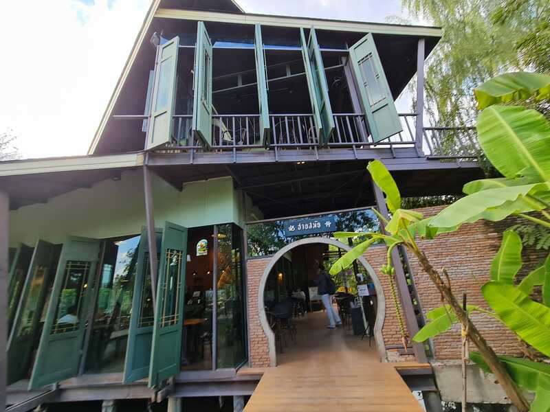 ร้านอาหารในสวน บรรยากาศดีในกรุงเทพ นั่งชิลได้ทั้งกลุ่มเพื่อนและครอบครัว