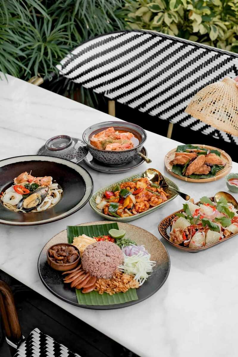 ร้านอาหารในสวน บรรยากาศดีในกรุงเทพ นั่งชิลได้ทั้งกลุ่มเพื่อนและครอบครัว